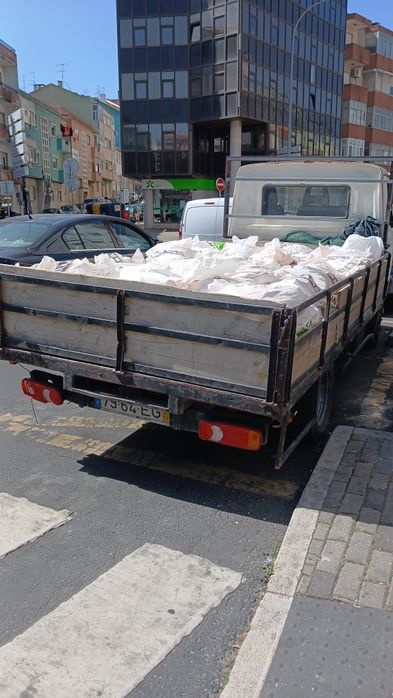 Entulho,Madeira,lixo e demolições