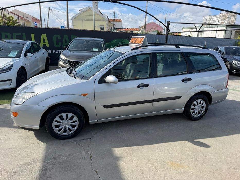 Focus  SW 1.4i muito Boa