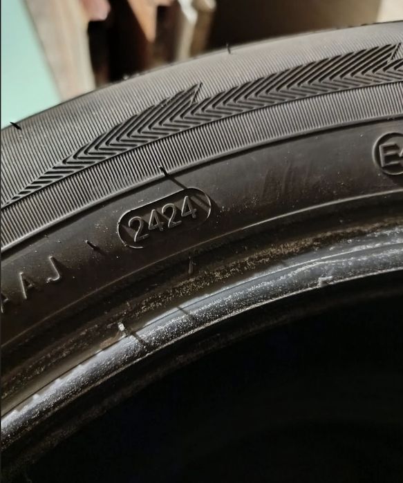 Продам резину шипованую 205 55 16