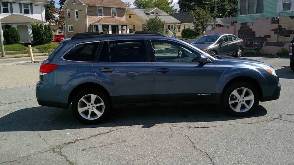 Subaru Outback Limited      2013