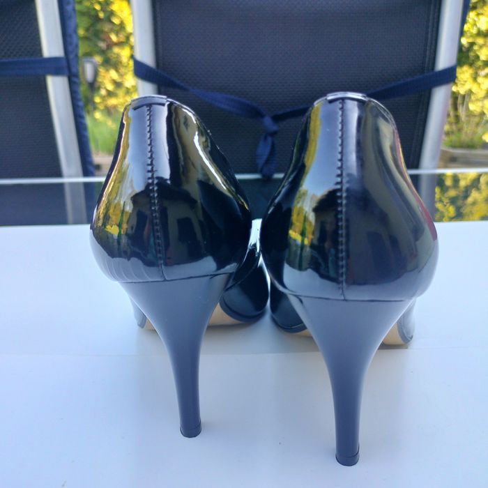 Czarne półbuty Lasocki