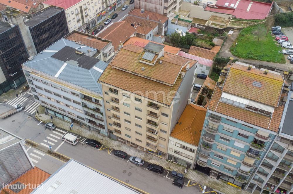 Escritório transformado em T0 na R. Pinto Bessa, Porto - Investimento