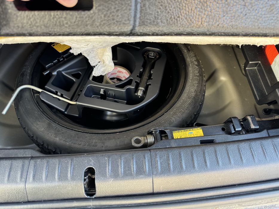 Lexus ct200h 2012 року