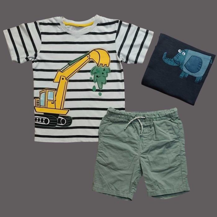 Zestaw 3 cz.: 2 szt. T-shirt + krótkie spodenki rozmiar 116/122 cm
