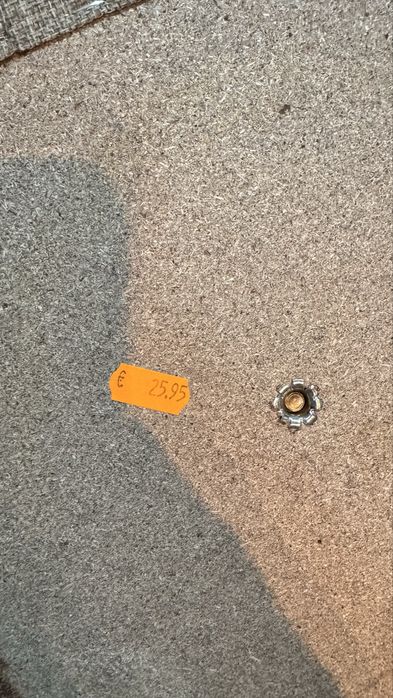 arranhador para gatos em forma de cogumelo