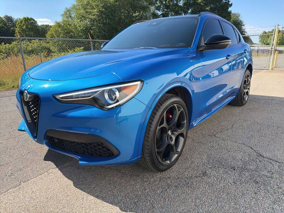 Alfa Romeo Stelvio Veloce      2023