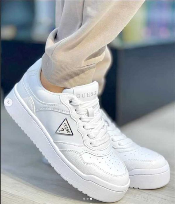 Кросівки Guess Miram . Оригінал.