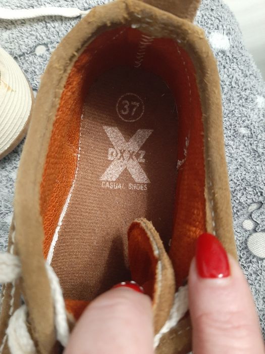 Oryginalne skórzane buty DXXZ r. 37 skóra naturalna jak nowe