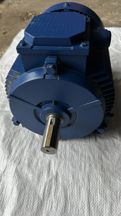 Електродвигун 2.2 кіловати