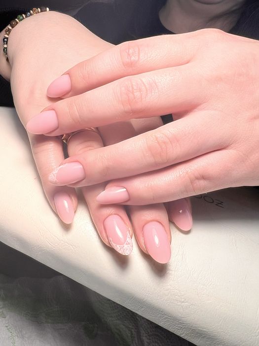 robienie paznokci/pedicure