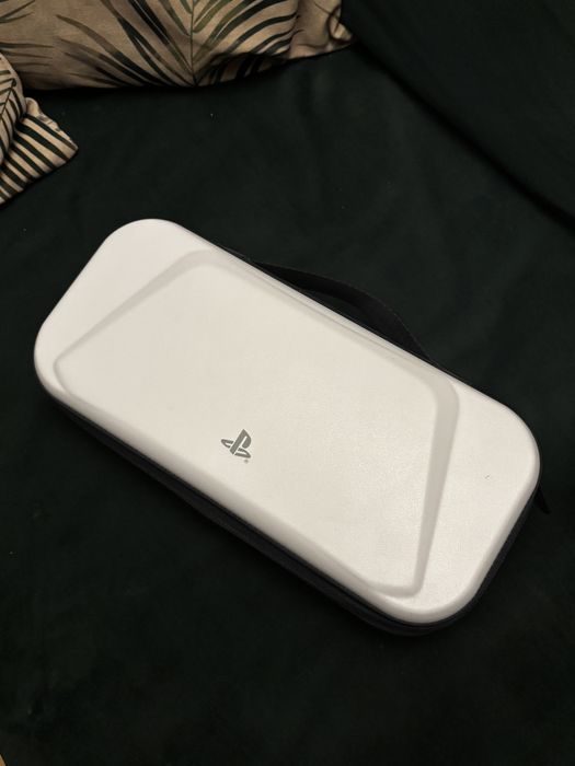 Konsola przenośna PlayStation Portal + dedykowane etui