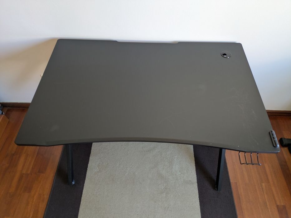 Secretária Mesa Gaming TRUST GXT 711 115cm