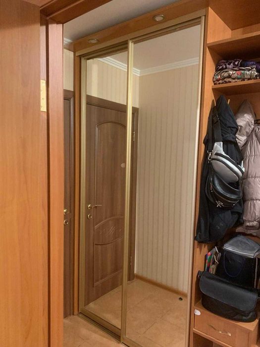 Продам шафу в прихожу