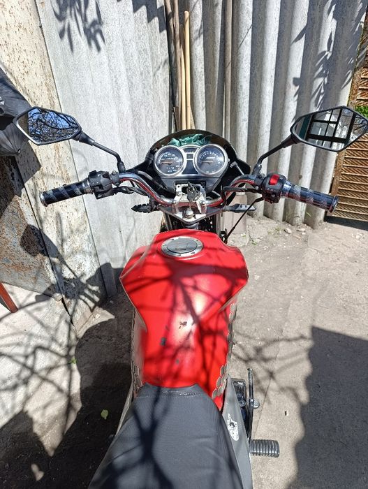 Продам Мустанг мт 200-7