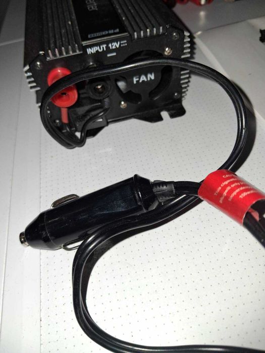 --Автомобильний инвертор Power Inverter--INV 300N--made in Germany--