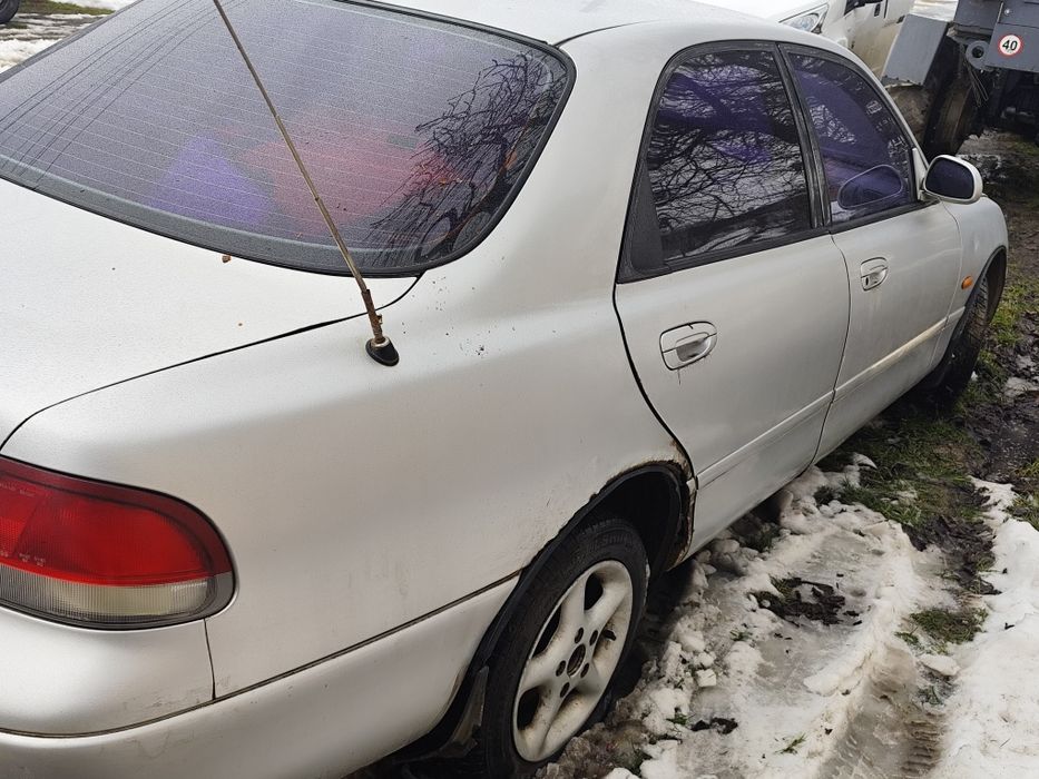 Мазда легковий автомобіль