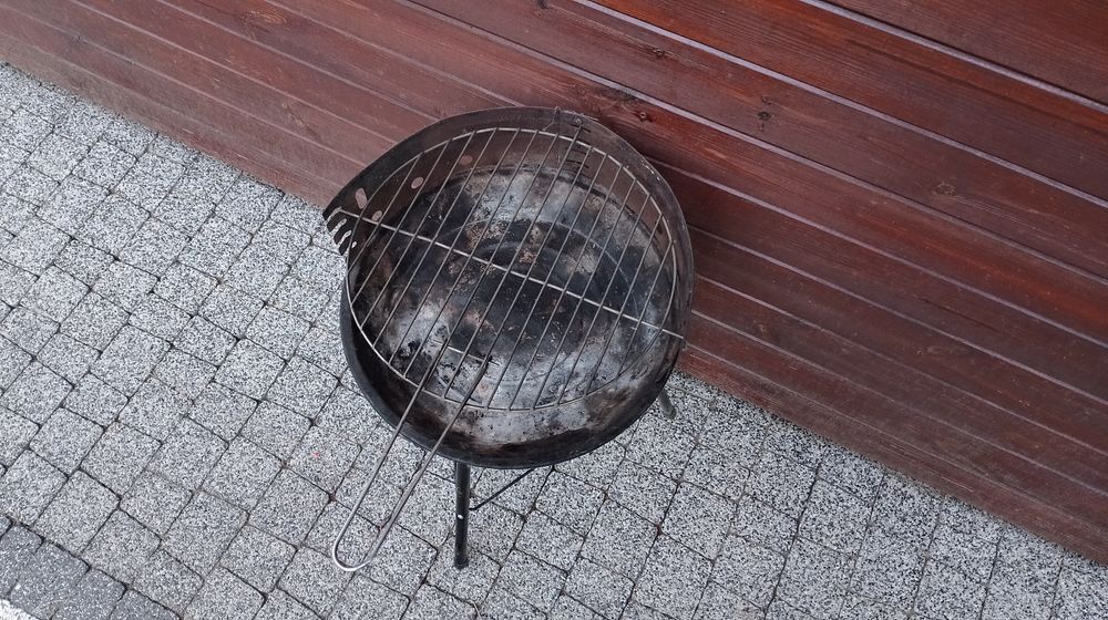 Grill węglowy okrągły