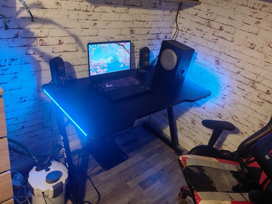 Biurko gamingowe Huzaro led