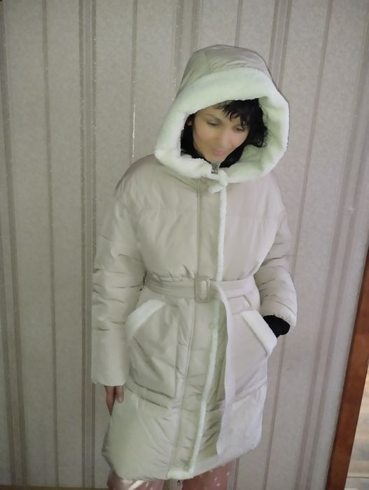 якісна куртка пуховик пальто з хутром