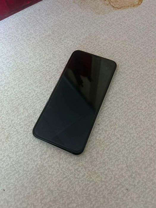 Продам терміново iPhone X, в хорошу стані