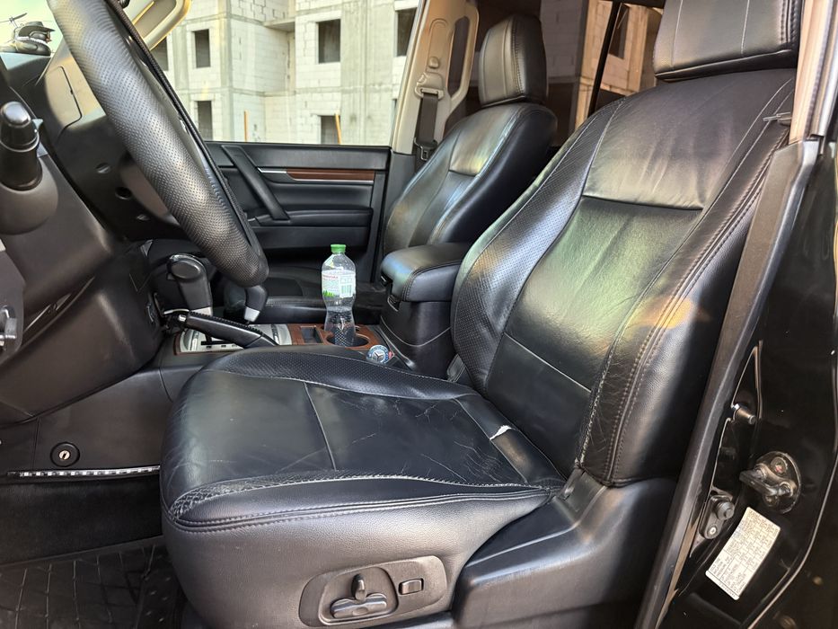 Mitsubishi Pajero Wagon 4