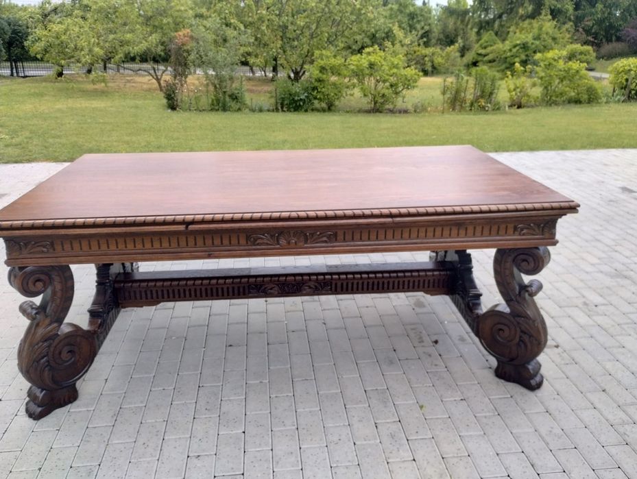 Stół na Lwich łapach antyk
