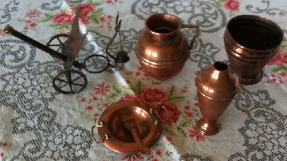 conjunto de objectos em bronze