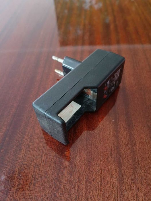 Зарядний пристрій Hama 46537 для Ni-Cd/Ni-MH