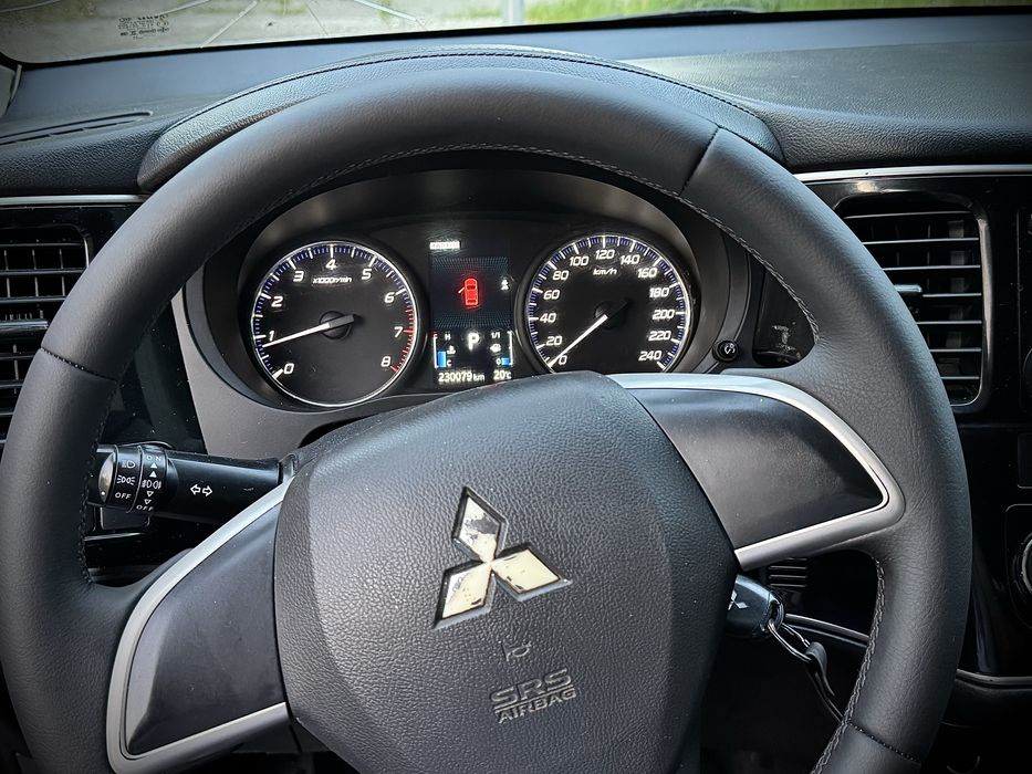 Mitsubishi  Outlander 4WD 2015 під ремонт КПП