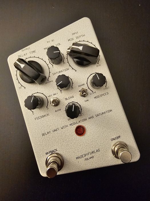 Echodream 2 klon (delay z modulacją i fuzz)