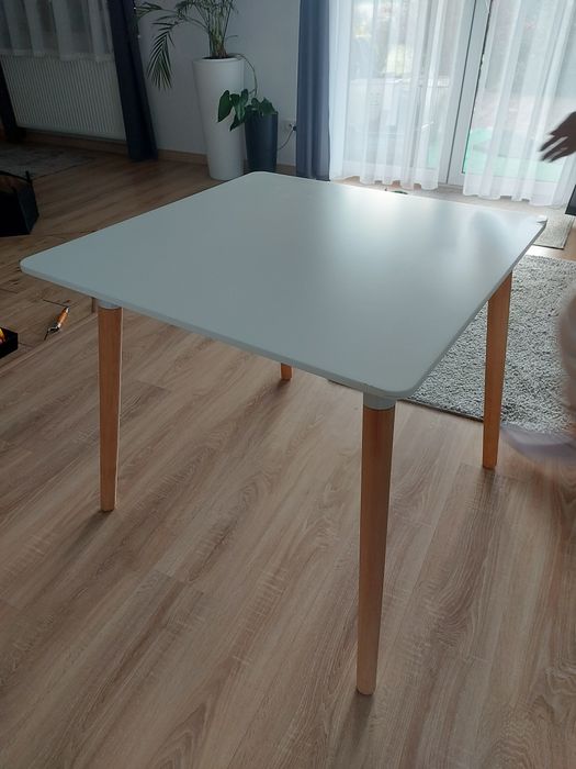 Powystawowy stół  Newada czarny
