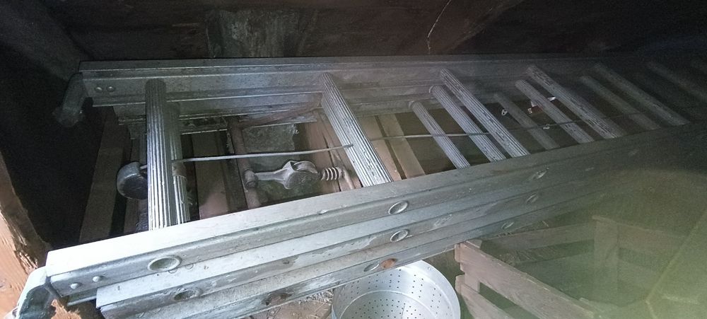 Продам трёх секционную лестницу.
