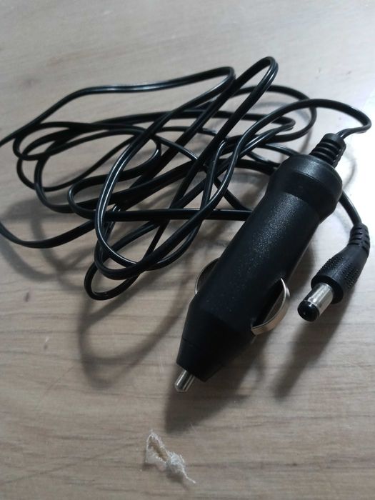 £adowarka samochodowa