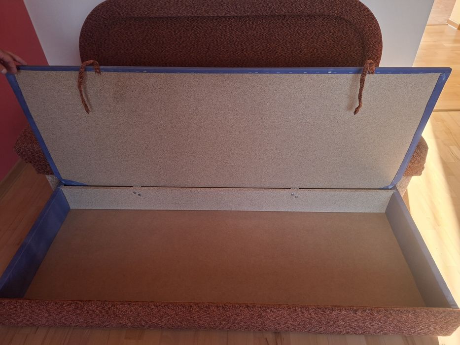 Sofa rozkładana.