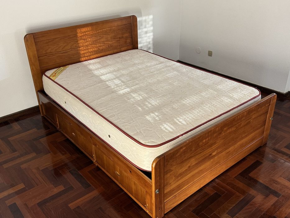Cama 140x200 com gavetões, colchão incluido.