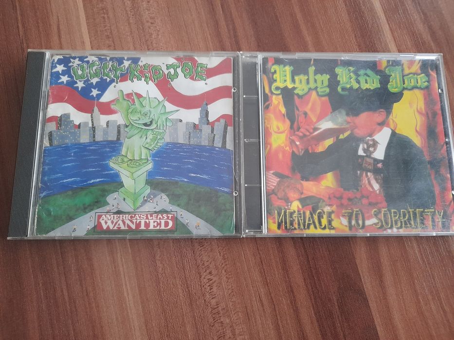 Various used CDs #164752384444418122