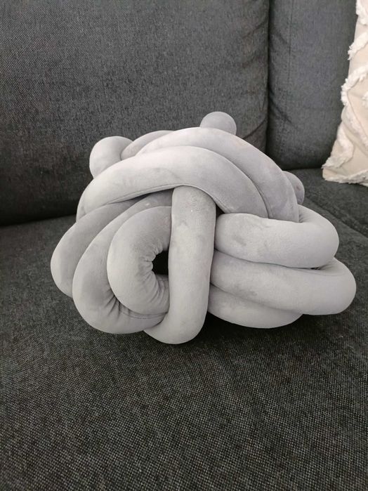 Poduszka dekoracyjna, supeł, szara.