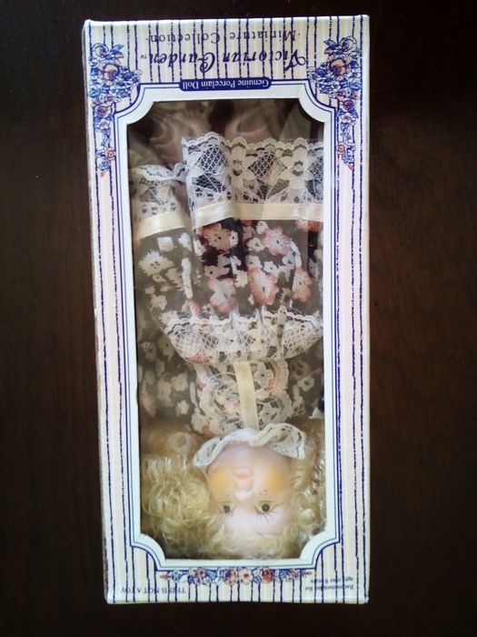 Boneca de porcelana