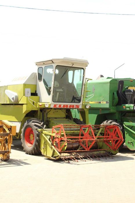 зернозбиральний комбайн Claas Dominator 38, клас, джондір