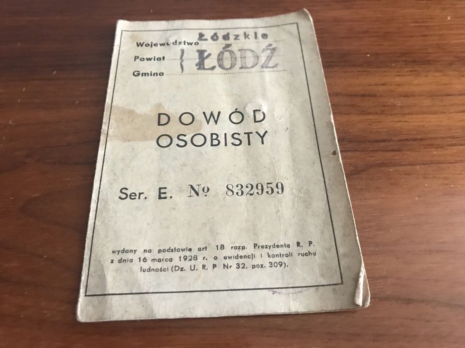 Przedwojenny dowód osobisty wydany 27.05.1939r. w Łodzi.