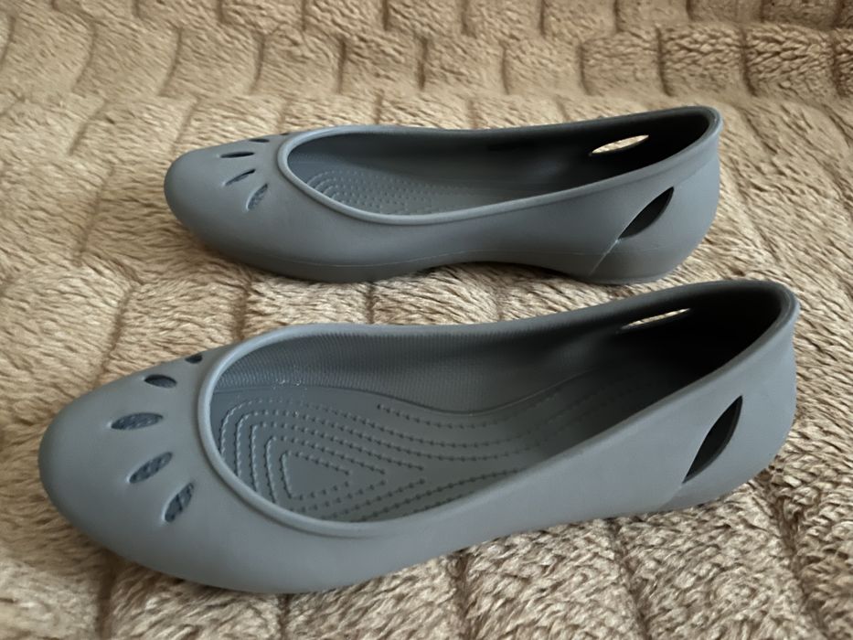 Baleriny Crocs W 8 wkladka 24,5 cm.
