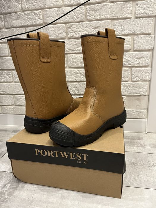 Чоботи робочі утеплені з накладкою на носок