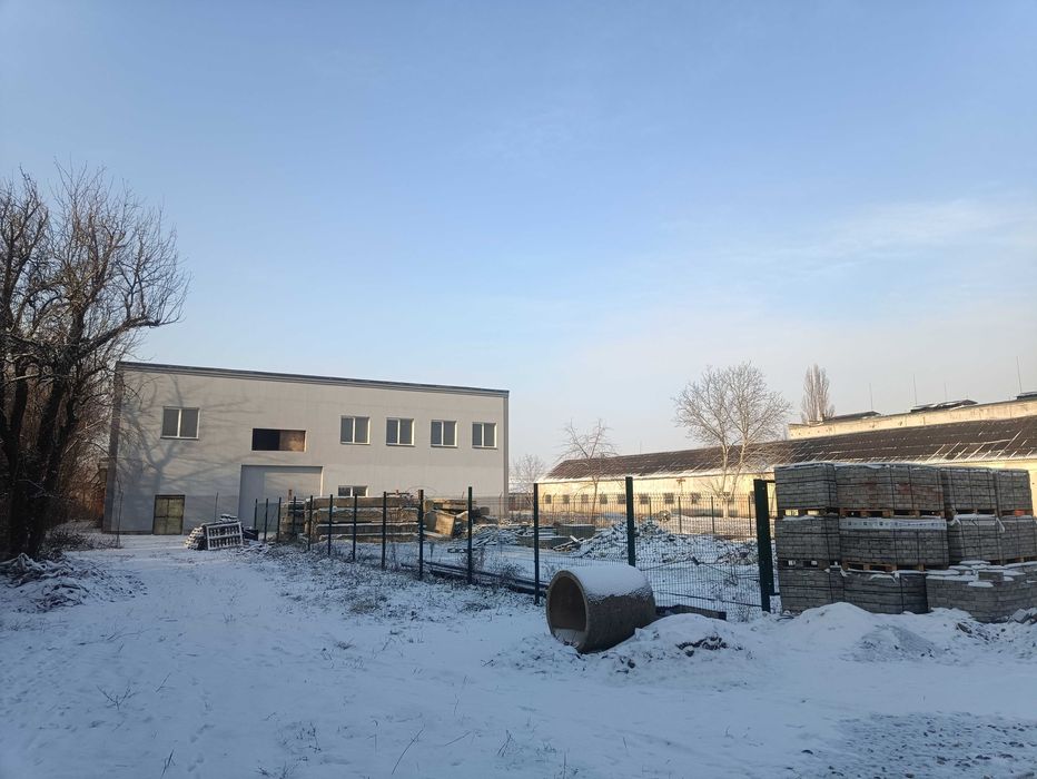 ПРОДАЖ великого 2282 кв.м ВИРОБНИЧОГО ПРИМІЩЕННЯ у Берегові, новий дах