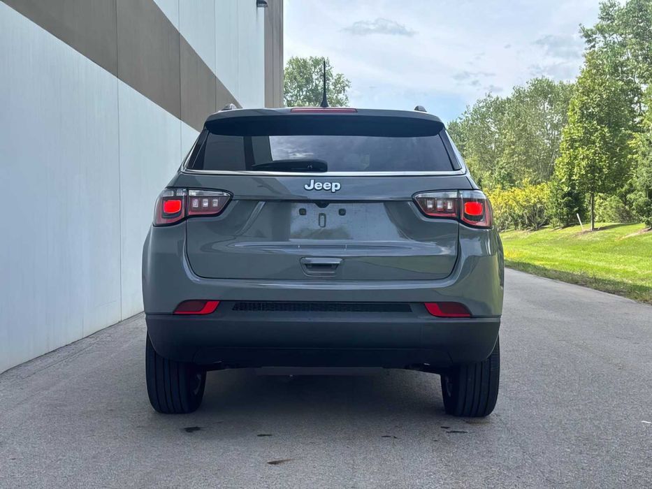 Jeep Compass      2023