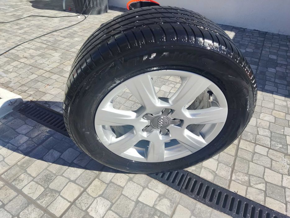 Pneus com jantes Audi