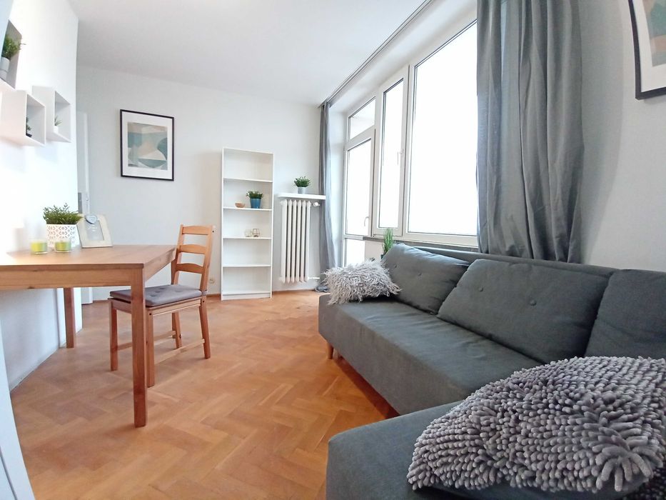 Centrum – Powiśle. Duży pokój 16 m² z balkonem/ Душевой участок 16м2 / Large room with balcony - Widok 2
