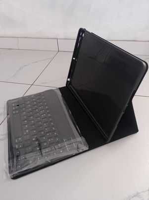 Etui  na tablet - klawiatura