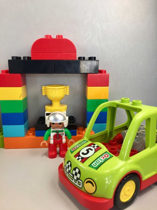 Vendo LEGO Duplo 10589 – Carro de Corrida + 3 Carros Extra