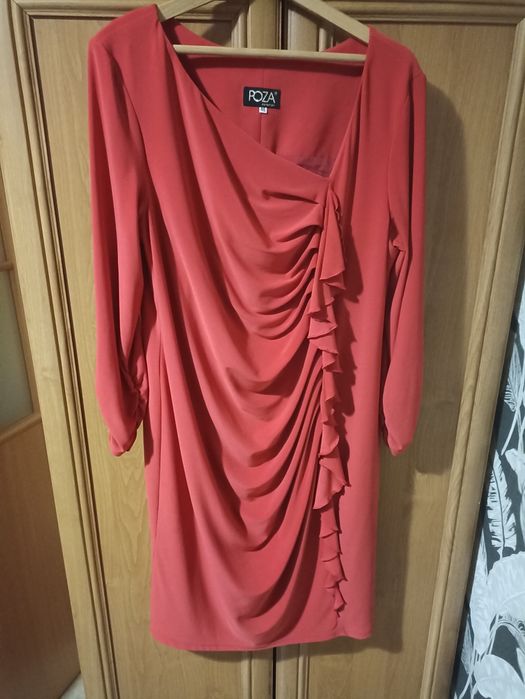 Sukienka wieczorowa czerwona r. 46