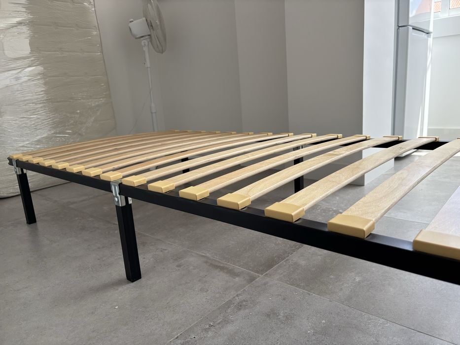 Cama individual (estrado + colchão)